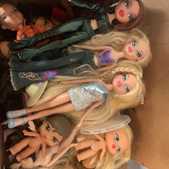 Large Bratz doll lot bundle - Picture 3 of 3
